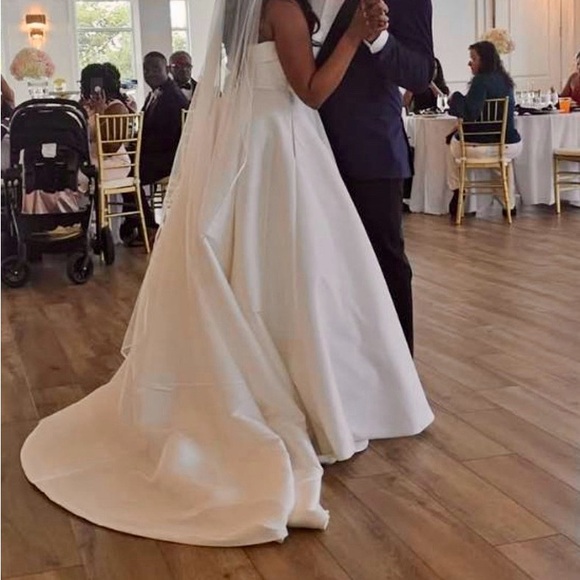 Sincerity Bridal Ivory Gown - Picture 10 of 10